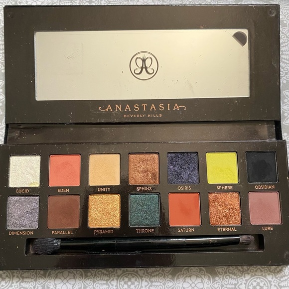 Anastasia eye palatte - Picture 2 of 3